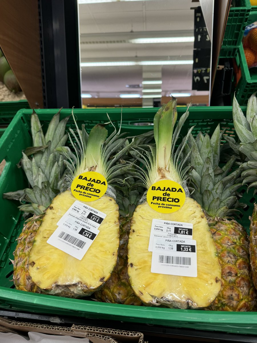 GodblessNutri's tweet photo. Cuando son las 19:50 en Mercadona y no has pillado nada aún https://t.co/cvNLX0Ba9A