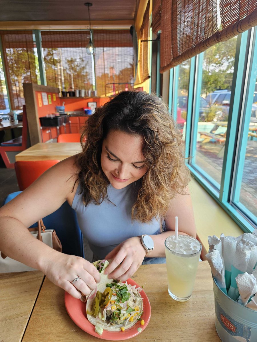 fastly's tweet photo. It's #TacoTuesday so let's Tacobout our ERG, HOLA & their annual campaign meant to engage members & allies of their community by uniting them through something we all value, tasty food! ๐ฎ Some ๐ธ employees posted as they ate their way through this campaign! #LifeAtFastly https://t.co/DtO6CWeAbk