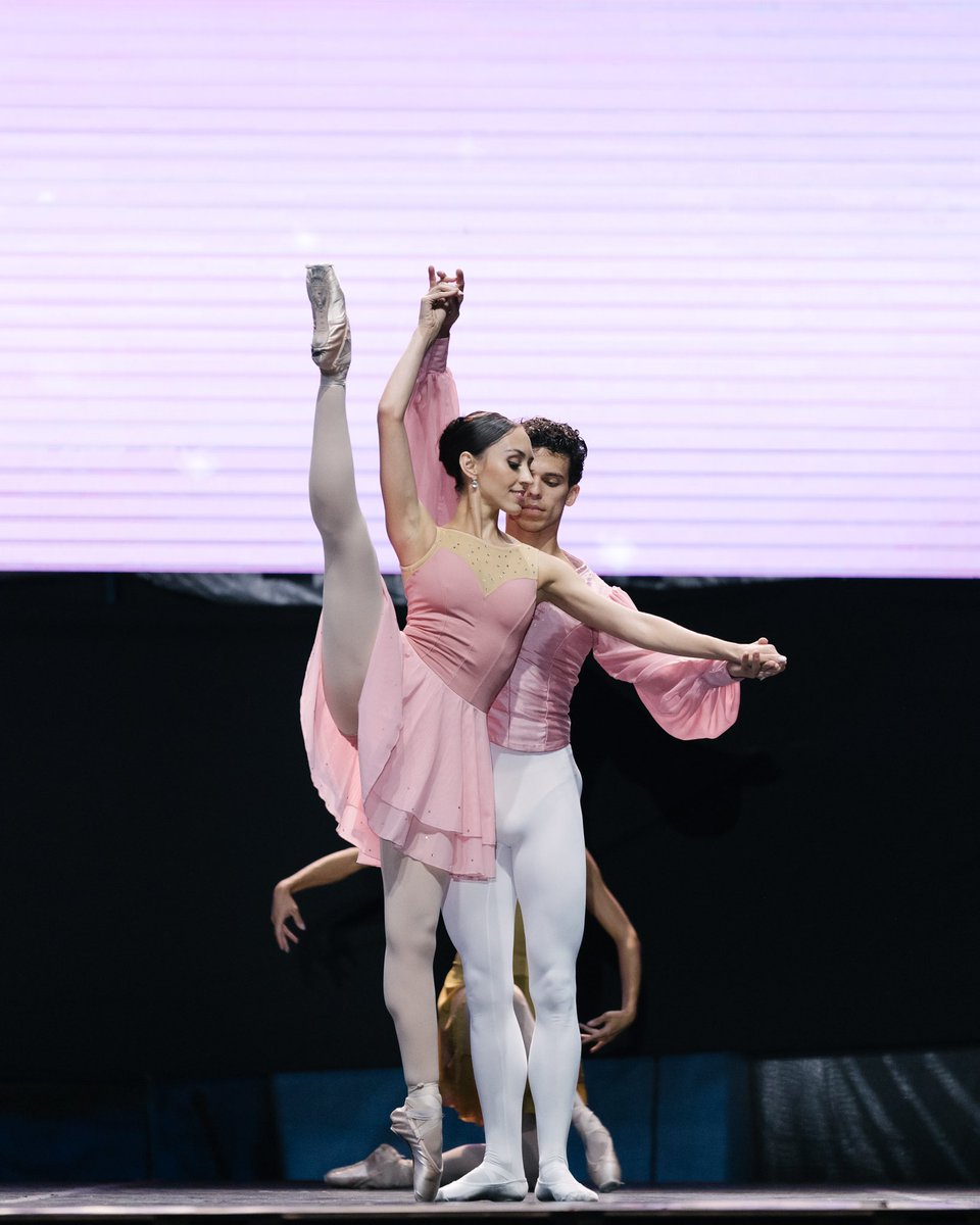 Ballet_de_Mty's tweet photo. Gracias especiales a @sculturanl y a @cc_lospinos por hacer esto posible. ¡Esperamos estar de regreso muy pronto! https://t.co/AC8C3IHM0H