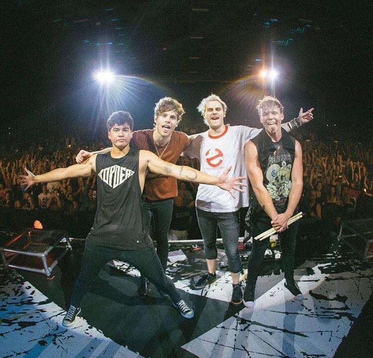 mikescomfort's tweet photo. Sounds Good Feels Good by 5SOS https://t.co/bUO7BD1NWF