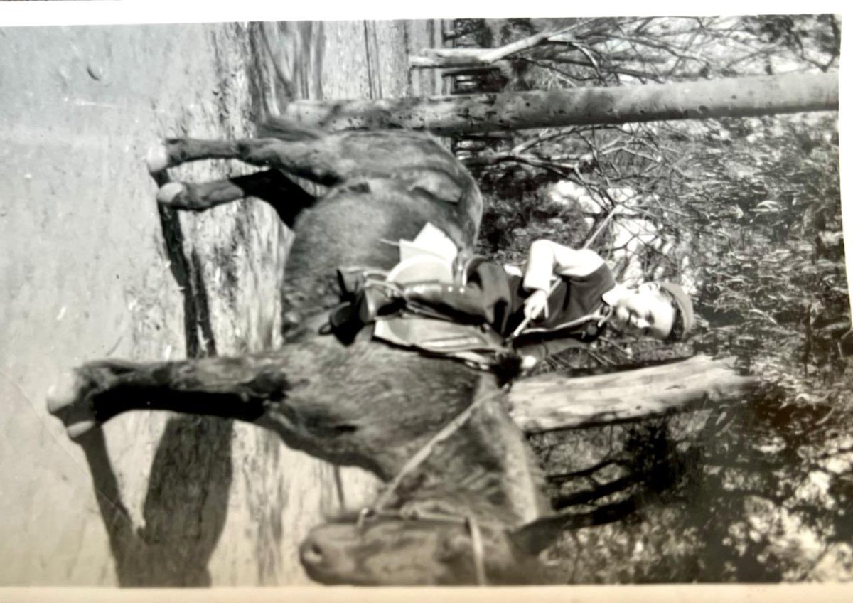 .<a href="/ERC_Radio/">EntreRuedasYCaminos</a> de 22:00 a 23:00 por a.m. 830 en los grandes especiales de #EntreRuedasYCaminos conmemoramos 104 años de la primer transmisión de radio con dos grandes referentes Eduardo González Rouco <a href="/CarburandoTV/">Carburando</a> y Carlos Legnani <a href="/Campeonesnet/">Campeones 🦅</a> radiodelpueblo.com.ar <a href="/pueblo830/">RadioDelPueblo830</a>