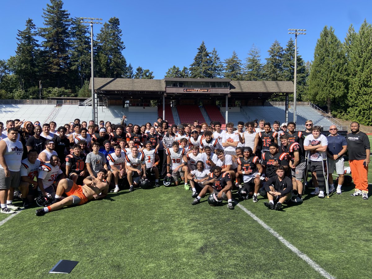 Lewis & Clark President Dr. Robin Holmes-Sullivan tweet media