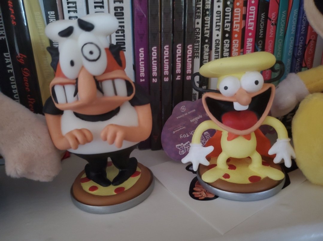 OpraZebb's tweet image. Any of my mutuals got any contacts at fangamer? Been trying to pitch some merch but they're hard to get in contact with