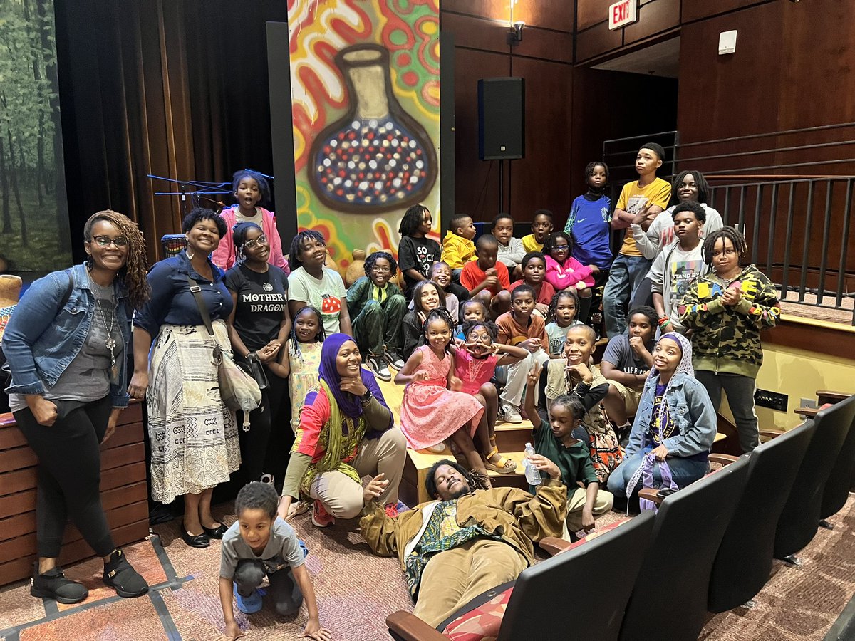 problematicNP's tweet photo. @AfricanaCarr your former student Sam Anthony is on the floor at his new job at Kilombo Cultural Institute. Where he teaches K-3 and his baby brother. kilombo is located in Decatur Ga https://t.co/zjuBRLlZiC