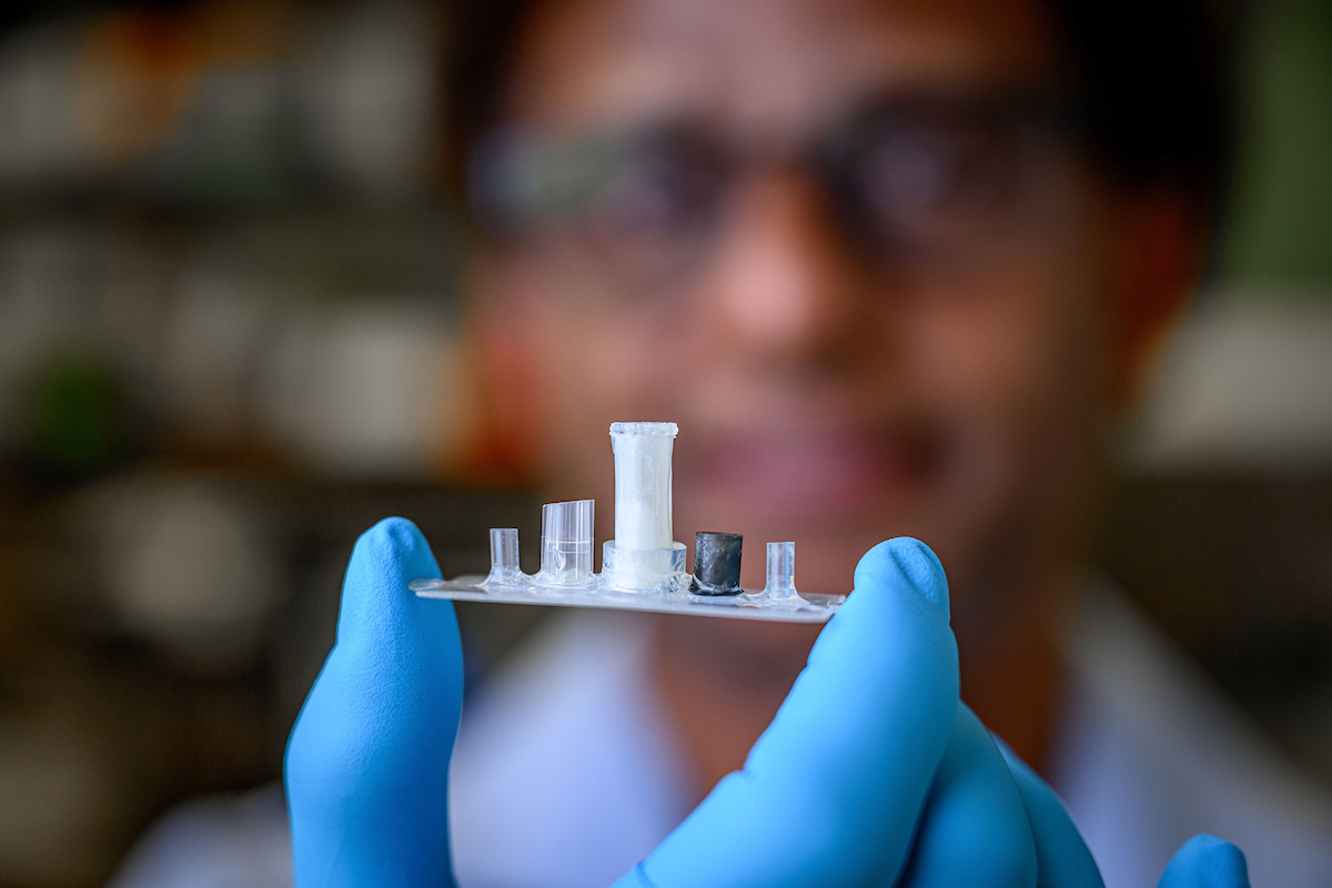 Researchers at Notre Dame have developed a novel, automated device capable of diagnosing #glioblastoma, a fast-growing and incurable brain #cancer, in less than an hour: go.nd.edu/7a3563