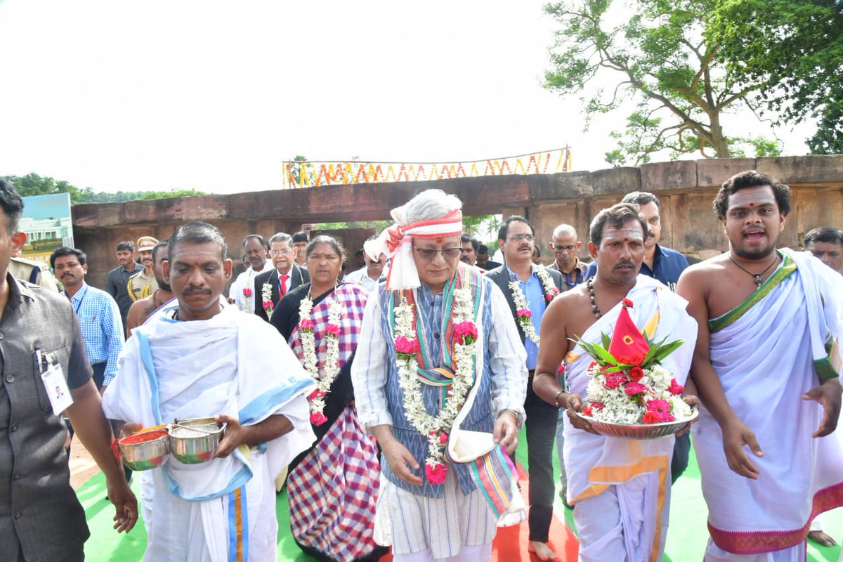 asi_hyderabad's tweet photo. Visit of the Hon'ble Governor of Telangana Shri Jishnu Dev Varma to UNESCO World Heritage Monument Ramappa temple on 27-08-2024.
@MinOfCultureGoI @ASIGoI https://t.co/zVYvNYPQvA
