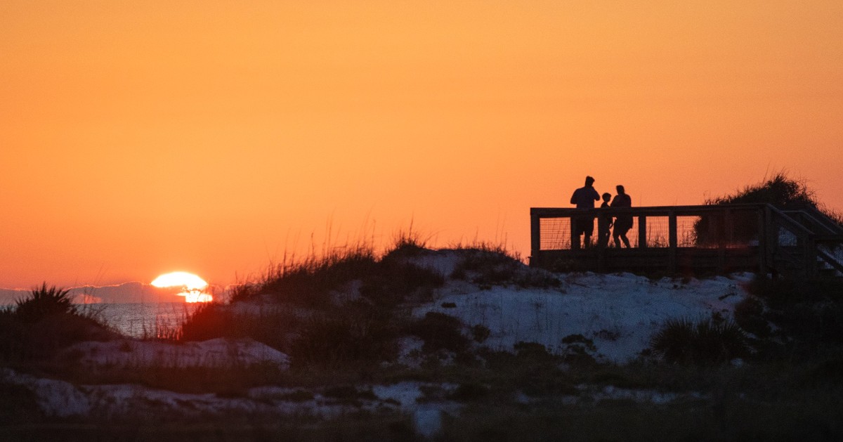 The best sunsets are shared with the people who matter most to you 🏖️🌅

📍St. Andrews State Park

#LovePC #DestinationPanamaCity