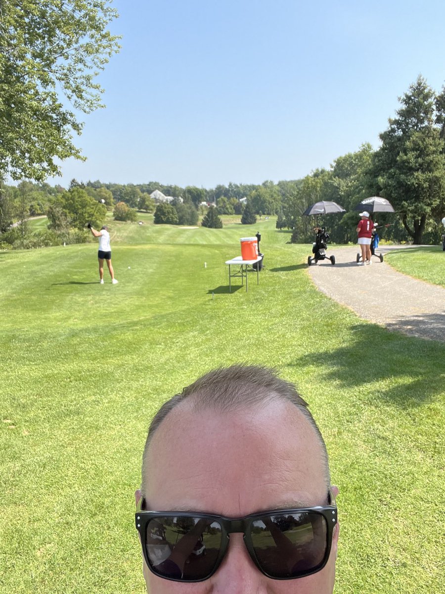 Ladies first.  First event of the year!  WGolf leads us off! ⁦<a href="/TrineAthletics/">Trine Thunder</a>⁩ ⁦<a href="/TrineBlue/">TrineBlueCrew</a>⁩ ⁦<a href="/TrineUniversity/">Trine University</a>⁩