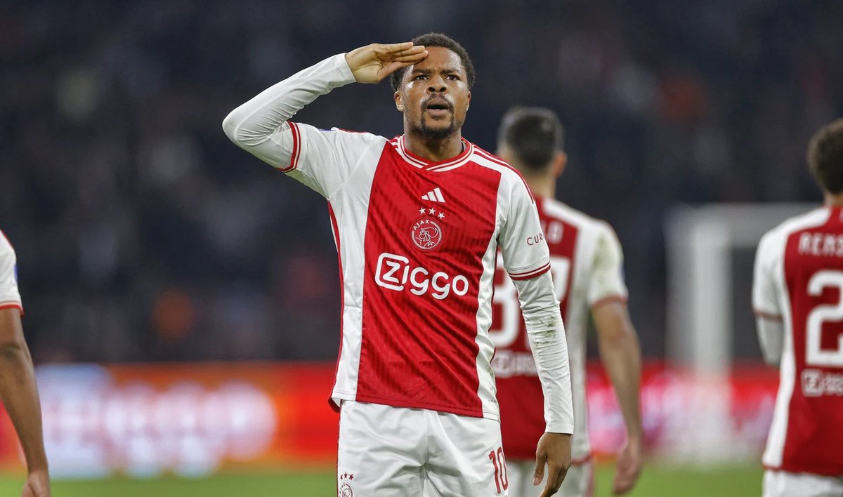 TheAEKGuy's tweet photo. I think he would be an amazing addition just as Duah.
#aek #akpom #ajax #duah https://t.co/KEts06qxwT
