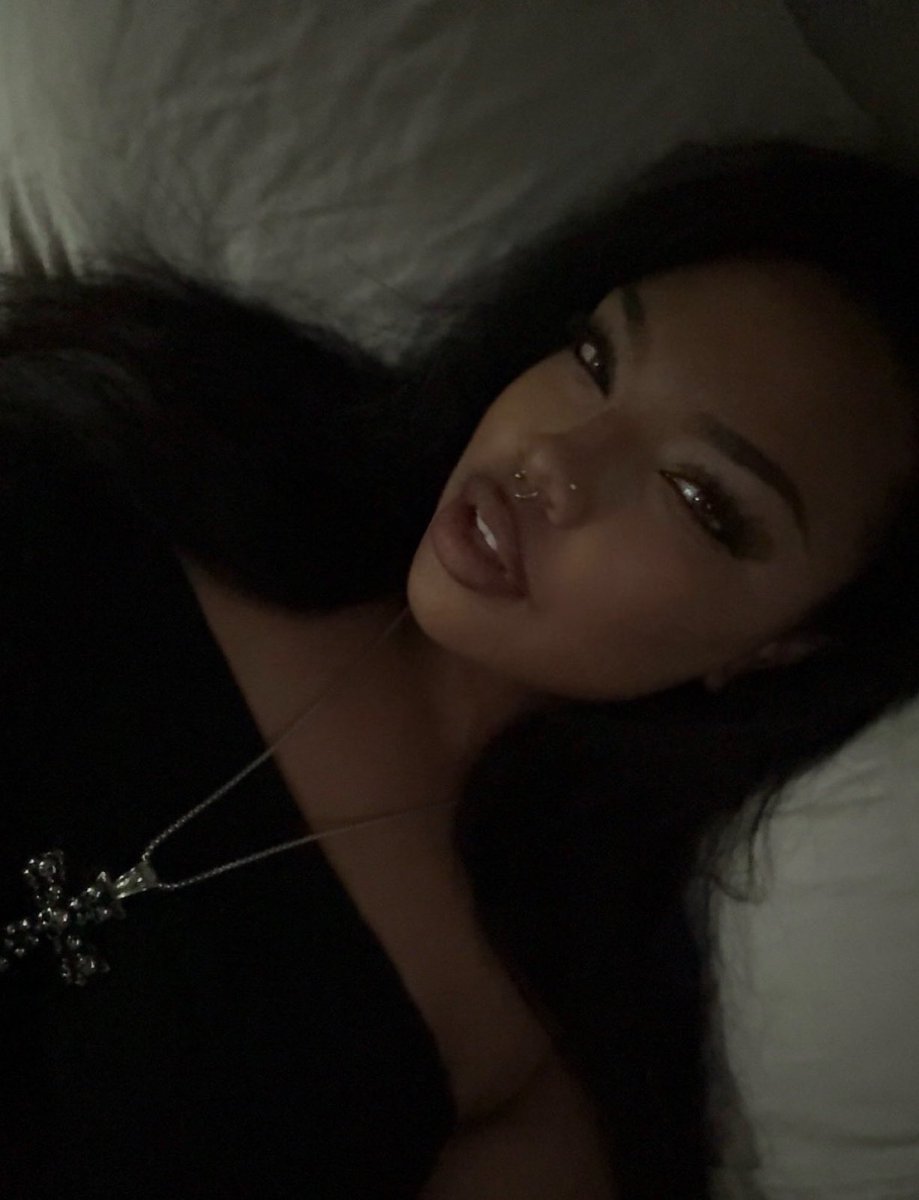 vilenutmaster's tweet photo. who’s daddy gonna pay me just bc i look good😂 https://t.co/IHLwtB2Q6v