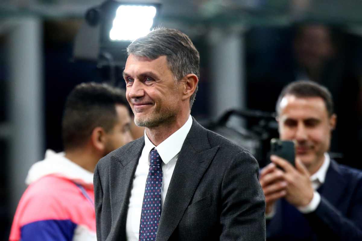 salvoingra's tweet photo. Il problema non è che Maldini capisce di calcio più degli altri. Il problema non è che Maldini abbia il sangue rossonero in confronto agli altri. Il fatto è che solo la sua presenza a Milanello e nello spogliatoio, tranquillizzava tutti! Manchi tanto capitano. #Maldini https://t.co/KFloreo2W1
