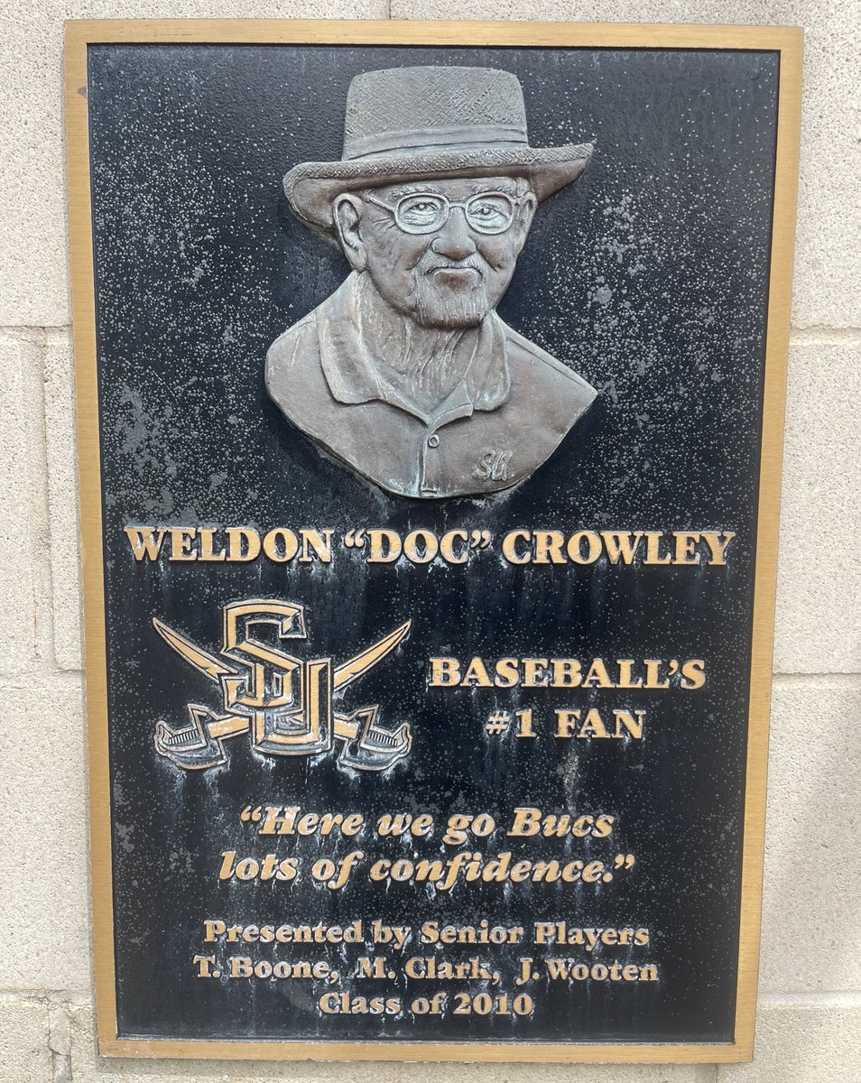 Anyone familiar with <a href="/SouthwesternU/">Southwestern University</a>’s highly-decorated baseball program knows Doc Crowley.

As kind &amp; dedicated of a man as I’ve ever met. The former professor rarely missed an <a href="/SUPiratesBB/">Southwestern BB</a> game &amp; is in the SU Hall of Fame because of it.

RIP, Doc 💛🖤😢

ramseyfuneral.com/obituary/weldo…