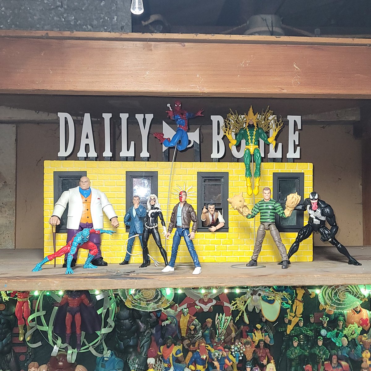 SweetJimReaper's tweet photo. The Daily Bugle is FINALLY complete! Now comes the task of deciding where to place everyone. So, I threw some figures up there last night to give me something to look at and think about placement. https://t.co/EgAXHjma96