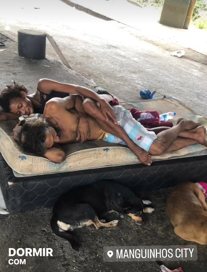 _apertaLh's tweet photo. Eu largaria faculdade, trabalho, academia e toda a minha carreira só pra viver assim com meu amor... jogadao pelo manguinhos 😍 https://t.co/QfFoQhLvGQ