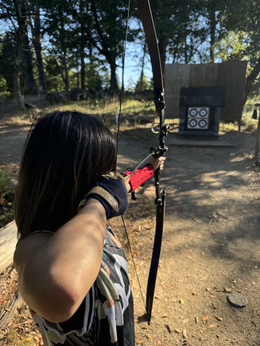 A kind soul taught me how to use a tactical bow for archery https://t.co/7sprrJrG3b<a href="/tag/datela"class="tags"><span>#datela</span></a><a href="/tag/dateoc"class="tags"><span>#dateoc</span></a>