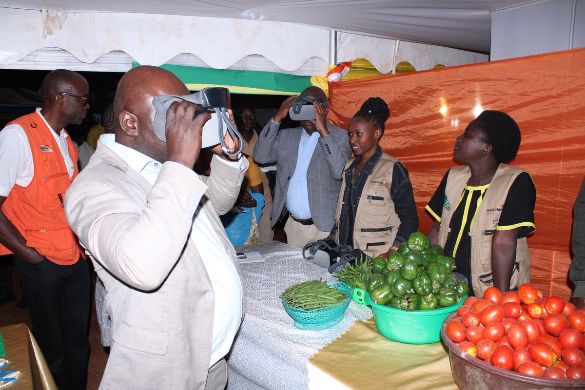 Uyu munsi muri <a href="/GakenkeDistrict/">Gakenke District</a> muri #OpenDay2024 yateguwe na JADF TERIMBERE-GAKENKE , Goverineri wa <a href="/RwandaNorth/">Northern Province/ Rwanda</a> <a href="/gahundemaurice/">Maurice Mugabowagahunde</a> niwe wafunguye k'umugaragaro iyi Open Day, mw'ijambo rye yashimiye abikorera bitabiriye iri murikabikorwa. 

#VisitGakenke #GakenkeOpenDay2024