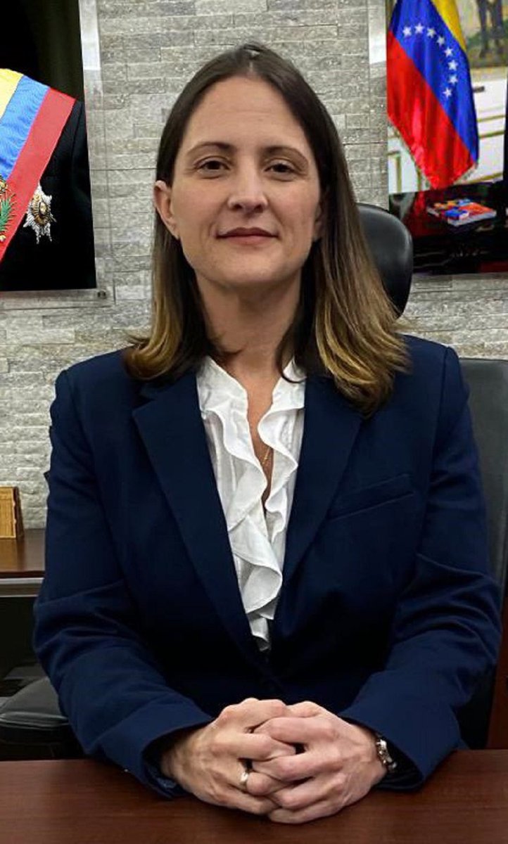 RoiLopezRivas's tweet photo. ANABEL PEREIRA NUEVA MINISTRA DE FINANZAS Y COMERCIO EXTERIOR DE LA REPÚBLICA BOLIVARIANA DE VENEZUELA. https://t.co/B0wByU0OII