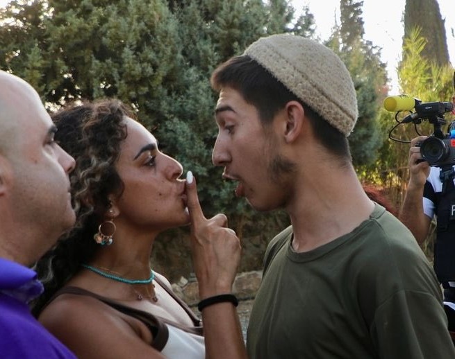 IhabHassane's tweet photo. 🚨UPDATE:
Alice Kisyia, a Palestinian Christian detained by Israeli police two days ago for peacefully protesting the theft of her family’s land by Israeli settlers, was released on bail yesterday.

The Israeli court ordered that she is not allowed to enter her own land and home for 60 days. The rightful owner is being punished, while the injustice continues—and the silence from Christians around the world is shameful.