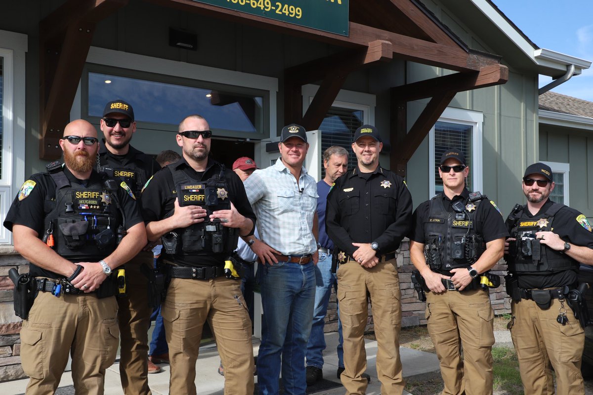 TimSheehyMT's tweet image. Folks in St. Regis and across Montana want COMMON SENSE! 

Safe streets. Secure border. Cheap gas. Cops are good, criminals are bad. Boys are boys, girls are girls. That’s how we #SaveAmerica!! #RetireTester