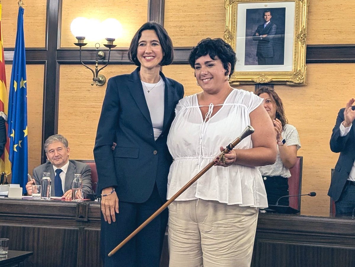 Mireia González, nova alcaldessa de Santa Coloma de Gramenet. 

Substitueix <a href="/nuriaparlon/">Parlon #apeudecarrer #interioriseguretatpública</a>, nova consellera d’Interior de la Generalitat.

➕ Notícies a rtve.cat