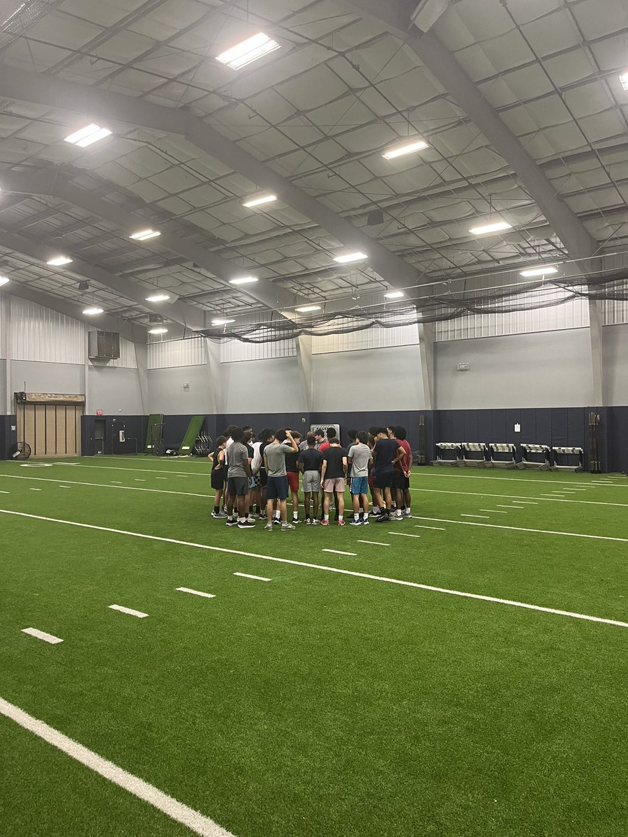 coachnspurgeon's tweet photo. Getting the season started off right with @PCnowisthetime!! @Z_Fowl37 always does a great job with our guys!! Day one ✅!! @LSHS_BBall #DUBS #itsjustwork https://t.co/ONcoW9hKNU