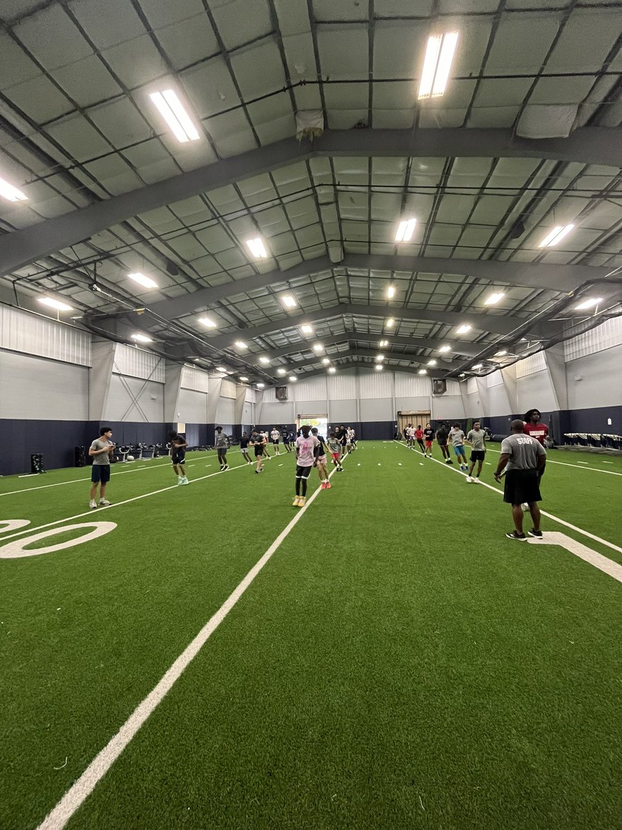 coachnspurgeon's tweet photo. Getting the season started off right with @PCnowisthetime!! @Z_Fowl37 always does a great job with our guys!! Day one ✅!! @LSHS_BBall #DUBS #itsjustwork https://t.co/ONcoW9hKNU
