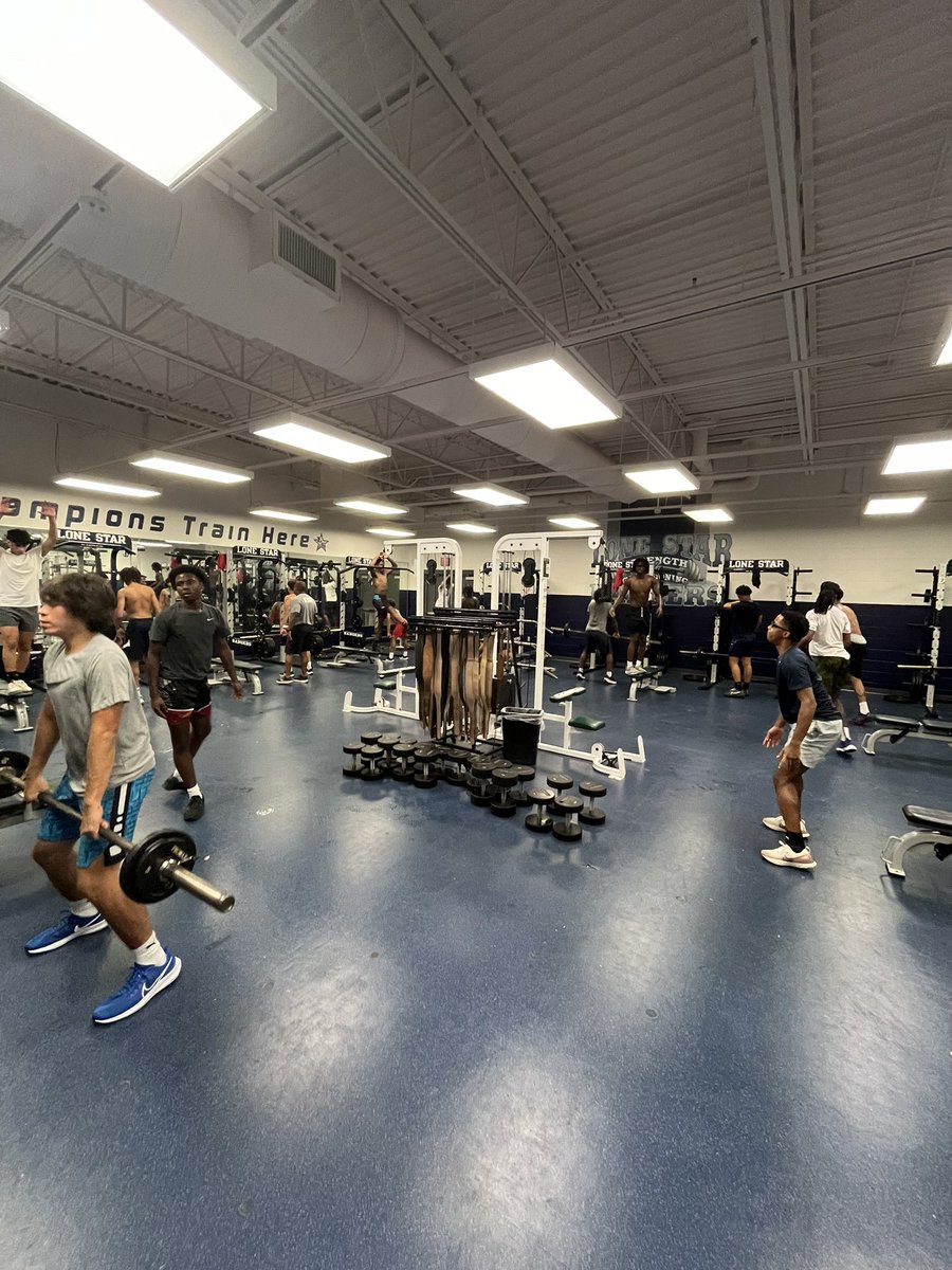 coachnspurgeon's tweet photo. Getting the season started off right with @PCnowisthetime!! @Z_Fowl37 always does a great job with our guys!! Day one ✅!! @LSHS_BBall #DUBS #itsjustwork https://t.co/ONcoW9hKNU
