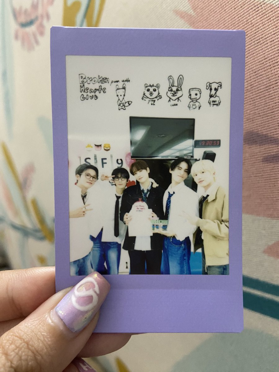 MinozFantasy225's tweet photo. Broken Hearts Club 1st Win 🏆🤙
#SF96thWin #DontWorryBeHappy1stWin #DWBH1stWin #FANTASY #Dont_Worry_Be_Happy #SF9 #에스에프나인 @SF9official https://t.co/Zl6w0EDXwD