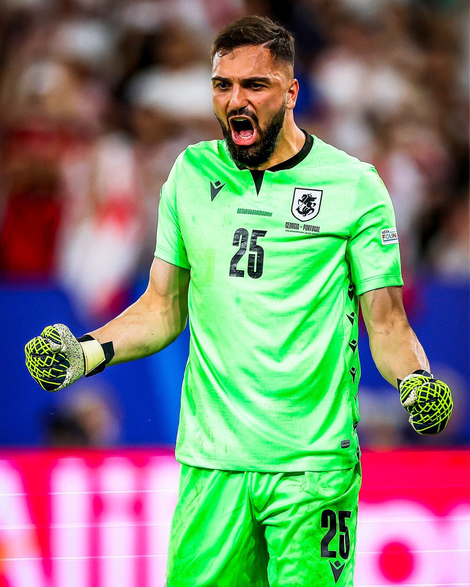 ActuFoot_'s tweet photo. 🚨 OFFICIEL ! Liverpool annonce avoir trouvé un accord pour le transfert de Giorgi Mamardashvili 🇬🇪, qui restera en prêt à Valence cette saison ! 🤝🧤

Montant du transfert : 35 M€ bonus compris. 💰 https://t.co/bcWtBNN6XO