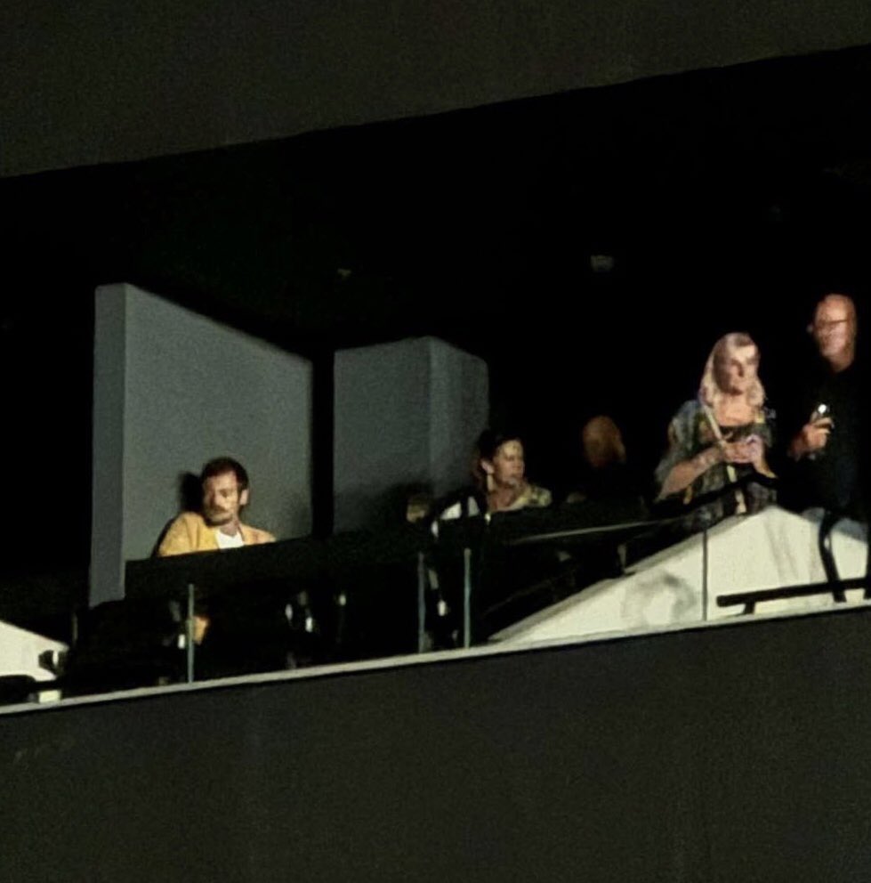 hsdaily's tweet image. Harry and his mum at Co-Op Live for Niall Horan’s concert in Manchester - 27 August (via maddiefo_ley)