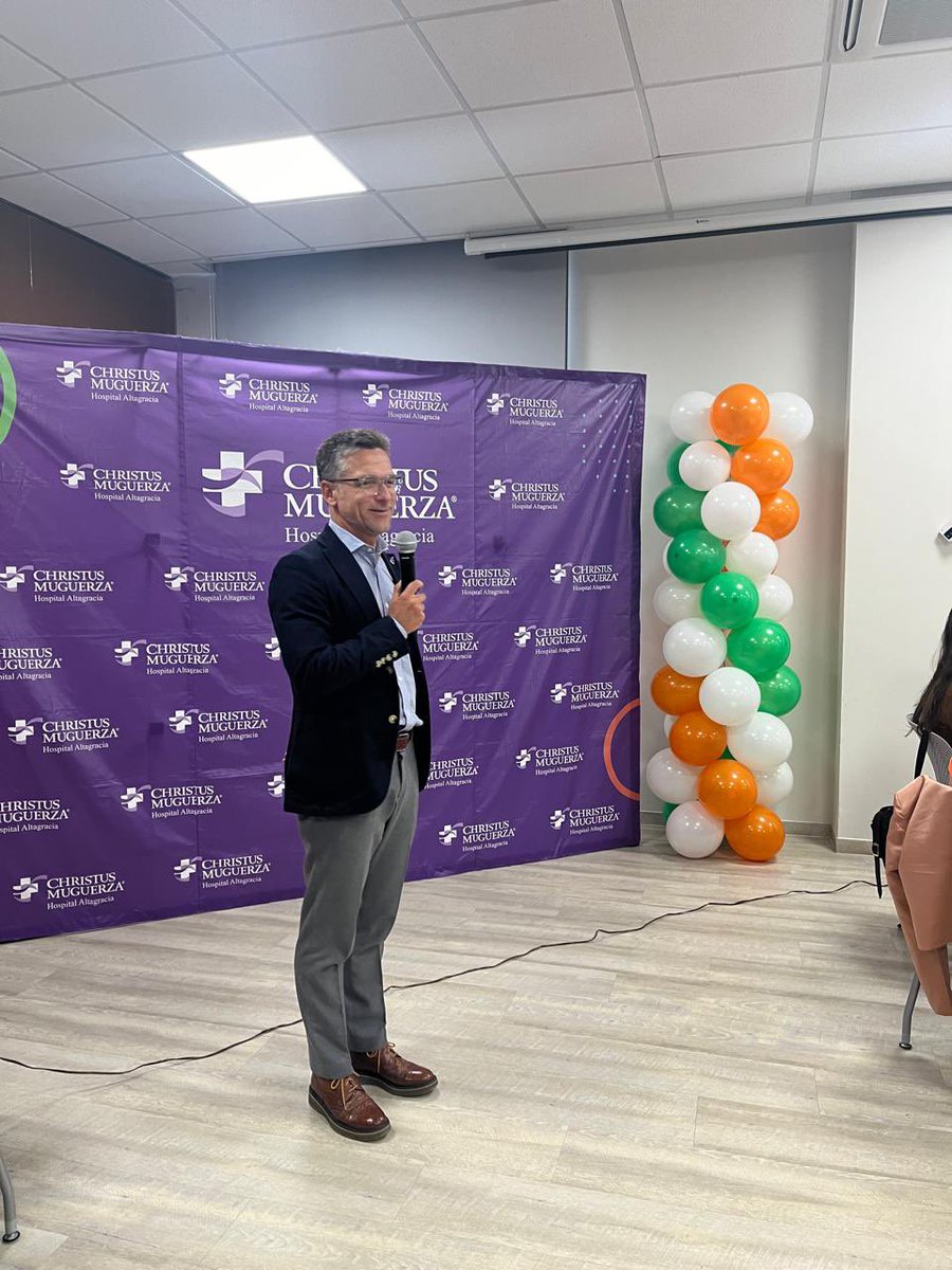 bpsochristusmx's tweet photo. 🟠 Hace unos momentos nos acompañó el Ing Guillermo Anaya, director general de CHRISTUS MUGUERZA Altagracia, mostrando su apoyo en la formación de Champions, el apoyo brindado es valioso para seguir formando agentes de cambio 🏆🇲🇽

#BPSO @RNAO @DorisGrinspun https://t.co/kdIr5lMLTo