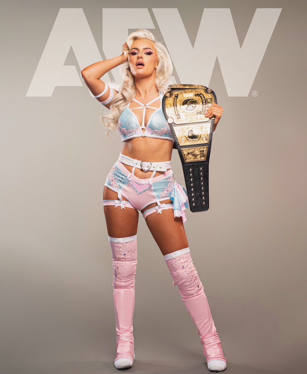 BlakeMonroeWWE's tweet photo. WORLD CHAMPION @AEW https://t.co/G9ZsCiXCa4