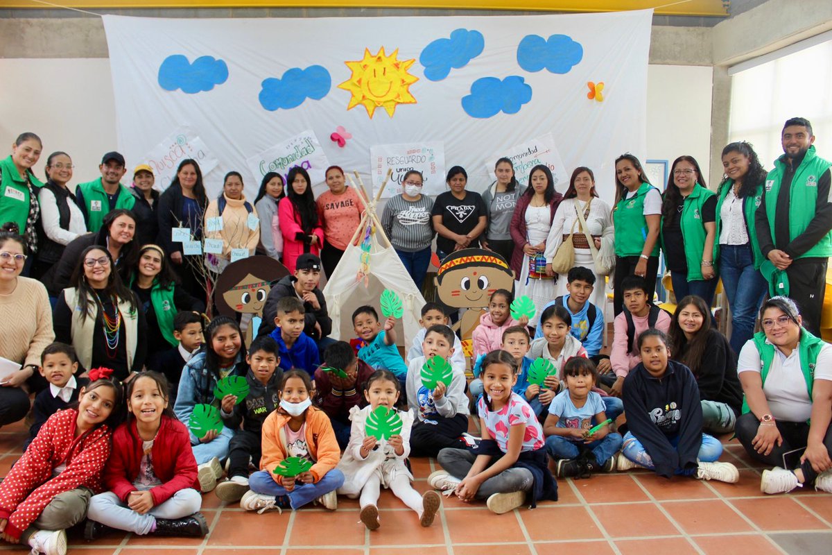 ICBFColombia's tweet photo. En la Casa #AtrapasueñosParaLaVida de Tunja, #Boyacá, fortalecemos las raíces 🌿 por el Mes de la niñez indígena.

Mediante un círculo de la palabra, niñas, niños y adolescentes compartieron la riqueza cultural de las comunidades étnicas, explorando otras formas de ver el mundo. https://t.co/3OBzb4Bfcb