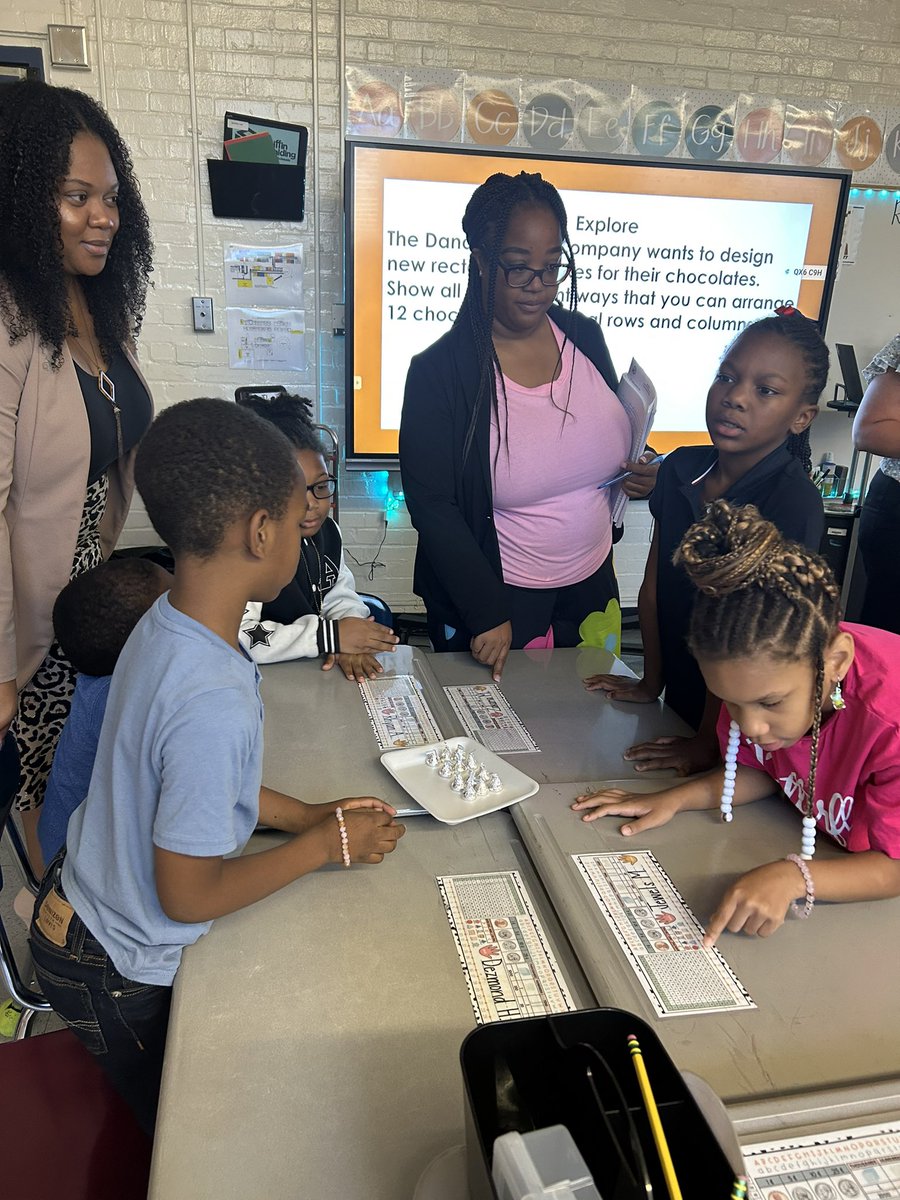 Seabrookroyal2's tweet image. #SOARINGEAGLES #LearningWalk @AnneStreetES @Griffin_RESA @GriffinSpalding @JanOwens89 @tanzy_kilcrease @DrTaylortiffnT @_TanyaPotter @GSCSMATH