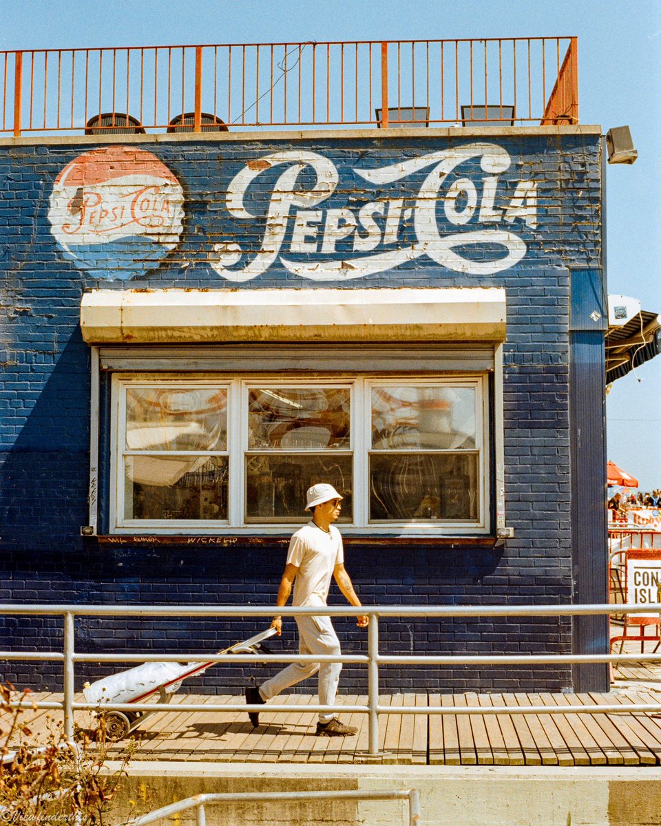 viewfinderthis's tweet photo. Coney Island on 35mm Film https://t.co/KAj0gvSW7g