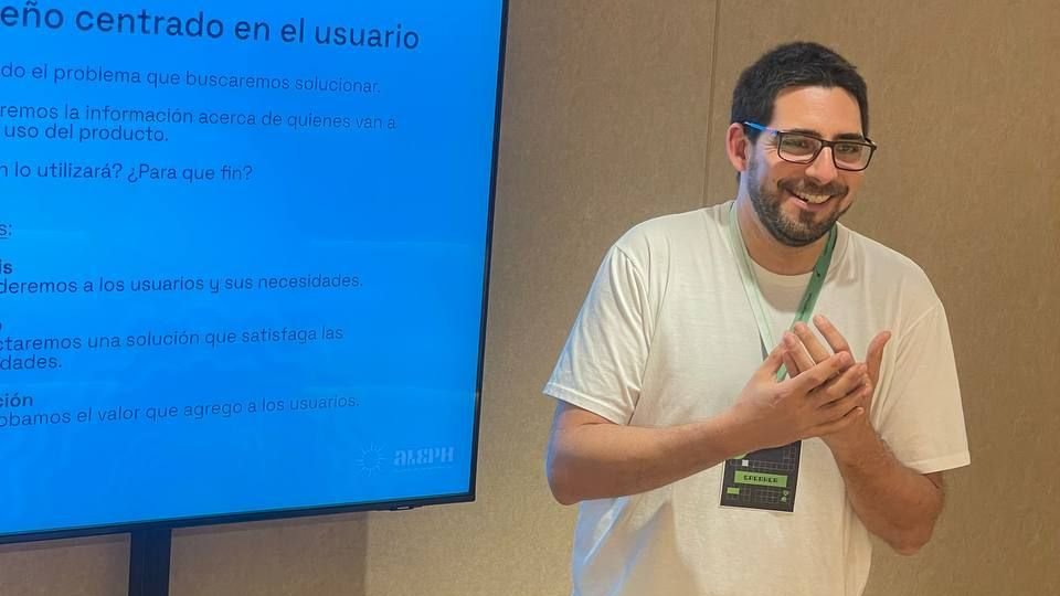 Agora Onchain (@agora_onchain) on Twitter photo Este sábado a la tarde en <a href="/alephhackathon/">Aleph Hackathon</a> de <a href="/crecimientoar/">Crecimiento 🌞</a> nuestro querido <a href="/Gaufgang/">Gauf</a> nos regaló un increíble #workshop sobre Diseño centrado en el usuario 🙌
Nos llena de emoción contar con todo su talento y conocimiento en nuestro equipo 🫂 Este sábado a la tarde en <a href="/alephhackathon/">Aleph Hackathon</a> de <a href="/crecimientoar/">Crecimiento 🌞</a> nuestro querido <a href="/Gaufgang/">Gauf</a> nos regaló un increíble #workshop sobre Diseño centrado en el usuario 🙌
Nos llena de emoción contar con todo su talento y conocimiento en nuestro equipo 🫂