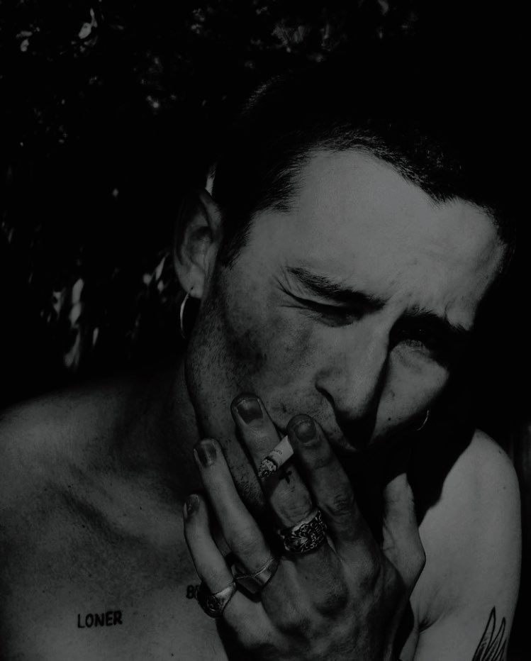 ⠀                                             𝗪͟𝗔͟𝗡͟𝗧͟𝗘͟𝗗͟
 
﹙… 𝐍𝙊𝙈𝘽𝙍𝙀: Marcello Tarantino. 
﹙… 𝐄𝘿𝘼𝘿: Veintitrés años. 
﹙… 𝐀𝙁𝙄𝙇𝙄𝘼𝘾𝙄𝙊𝙉: Haeresis. 
﹙… 𝐎𝘾𝙐𝙋𝘼𝘾𝙄𝙊𝙉: Camarero Abyssus. 
﹙…. 𝐅𝘾: dm.