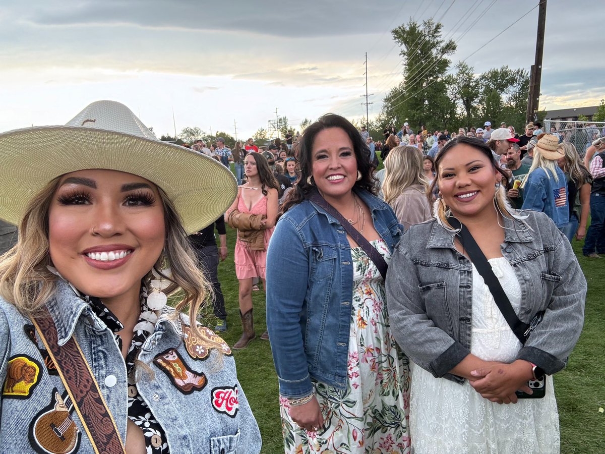 The Missoula crew checking Tyler Childers.