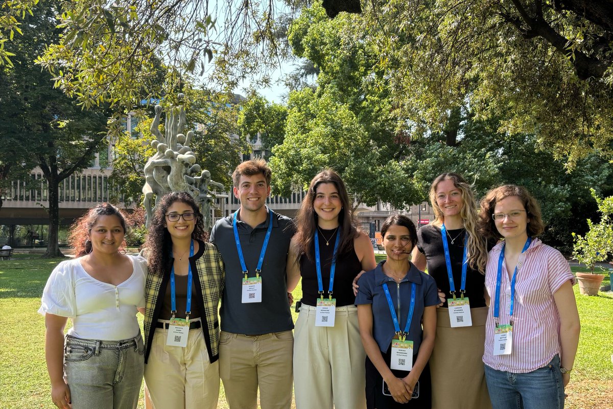 Some of our graduate students learning about the latest advances in peptide science &amp; presenting their work at the #37thEPS European #Peptide Symposium &amp; 14th international peptide symposium in Florence, 🇮🇹. #peptide #EPS2024 #research #UVAchemistry #UVA