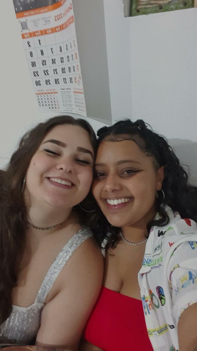 thegiullia's tweet photo. meu grande amor,
não prometo, eu juro
se pra você, lar e casulo
#LarECasulo https://t.co/Ih5DFBRw3a