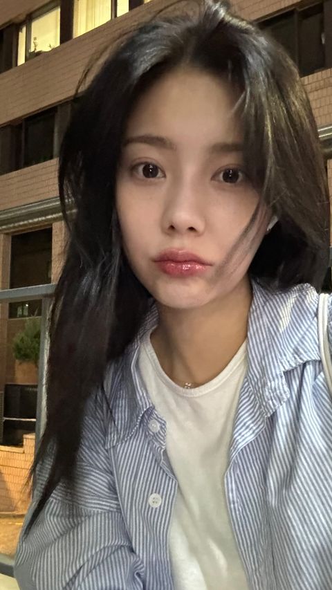 chaewonfiles's tweet image. 240827 silver_chae_526 IG stories    

#권채원 #KWONCHAEWON