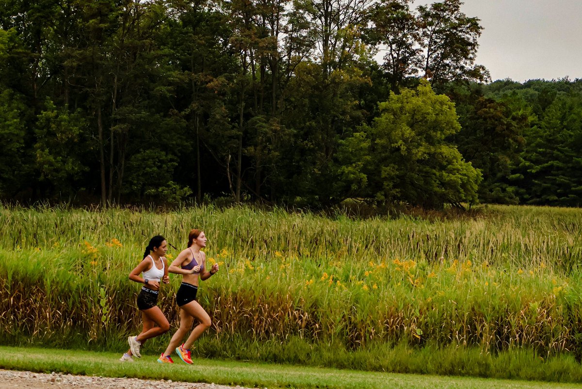 RiponTrackXC's tweet photo. Zooming around the practice fields on campus for our first workout day together 🌅🌾🌳🏃‍♂️🏃‍♀️

#RCXC #HawksFly https://t.co/i6D5SgllU1