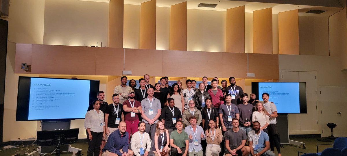 The Stellar x <a href="/draper_u/">Draper University</a> ASTRO Hacker House cohort after an amazing session with <a href="/AsraNadeem/">Asra Nadeem</a> 

VC Crash Course 📊📈💸✅️👩‍💻👨‍💻💻

#BetterOnStellar