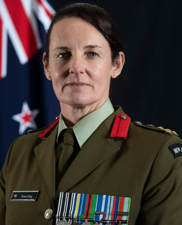 StephenClarkeNZ's tweet photo. Brigadier Rose King becomes the first woman to be appointed Chief of the @NZArmy and to be made a service chief in the @NZDefenceForce. Congratulations Ma'am! https://t.co/1xUpD8PqQ3 https://t.co/wnbAOhdUtI