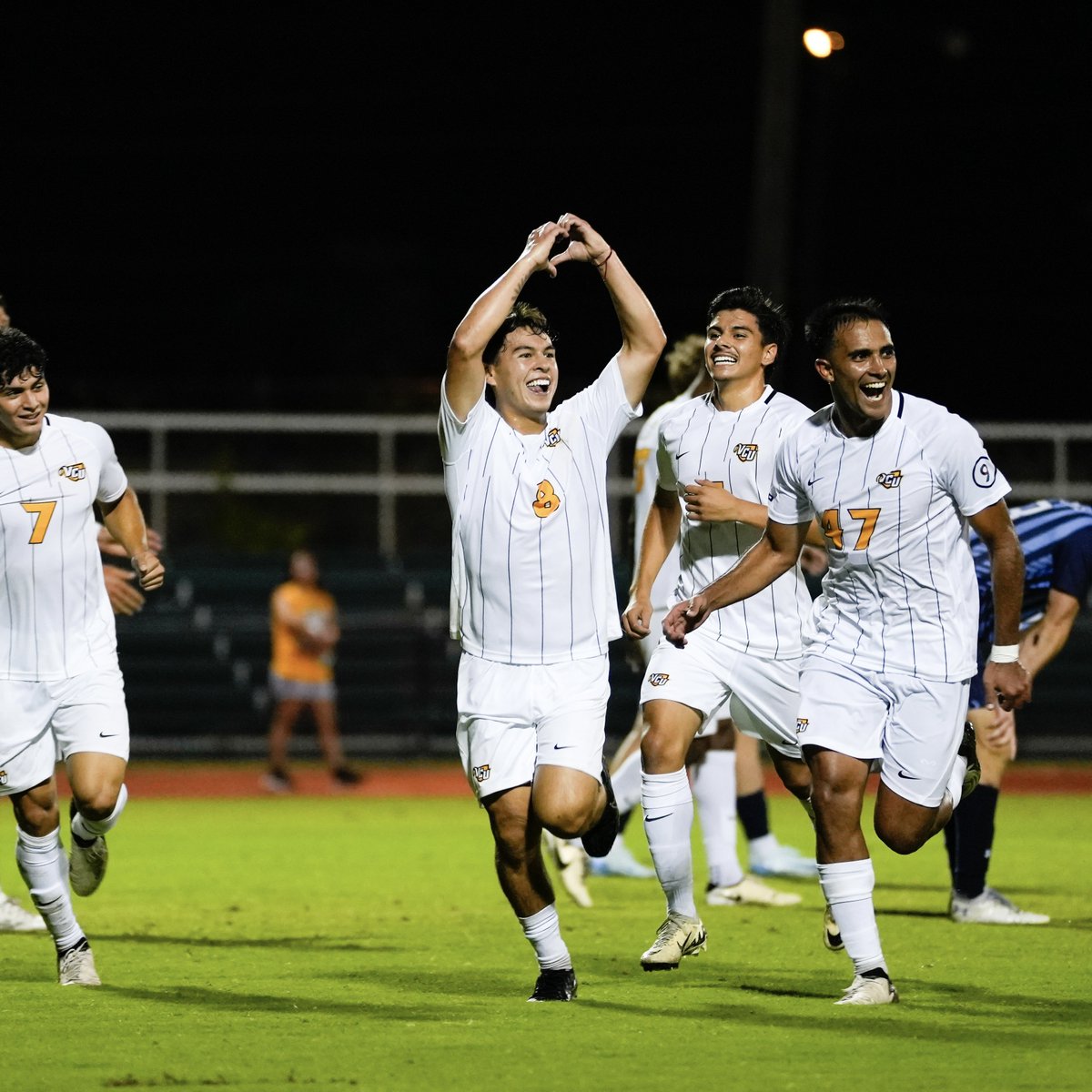 DMVSoccer96's tweet photo. The @VCUMensSoccer team completed back to back comeback wins over #15 Wake Forest and Old Dominion to start the season off 2-0 and earn themselves a #14 ranking from the opening @UnitedCoaches poll 📈🐑 https://t.co/wsaUQitKT0