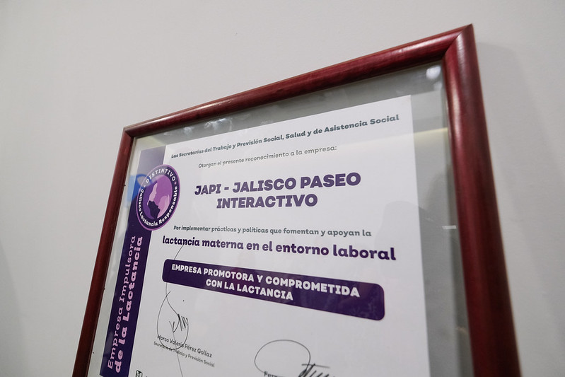 zona3noticias's tweet image. 👶🍼 #ZONALocal | El Jalisco Paseo Interactivo (JAPI) se une a la red de lactarios en el Área Metropolitana de Guadalajara. A partir de este martes, ofrece servicio a empleadas y mamás visitantes. 🌟

#JAPI #Lactarios #Guadalajara

+Info:zona3.mx/noticias/prese…