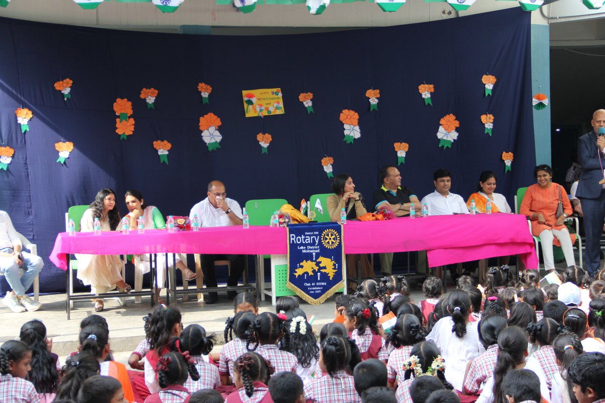 Honored to celebrate Independence Day with RC Lake District Moinabad, District 3150! 🇮🇳 From flag hoisting to launching E-Learning, we marked the day with pride at Govt. Primary School, Jubilee Hills. #IndependenceDay #RotaryClub #CommunityService #India