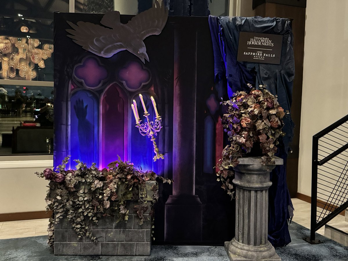 insideuniversal's tweet image. The Sapphire Falls lobby has been spookified. @HorrorNightsORL #HHN33