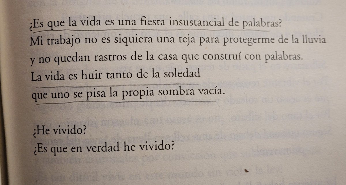 No lean poesía,  se pueden encontrar cosas como estas 🗡💔