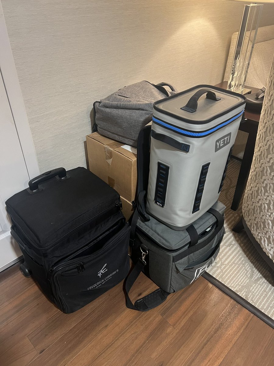 fcorriher's tweet image. Traveling a little heavy…extra heavy.